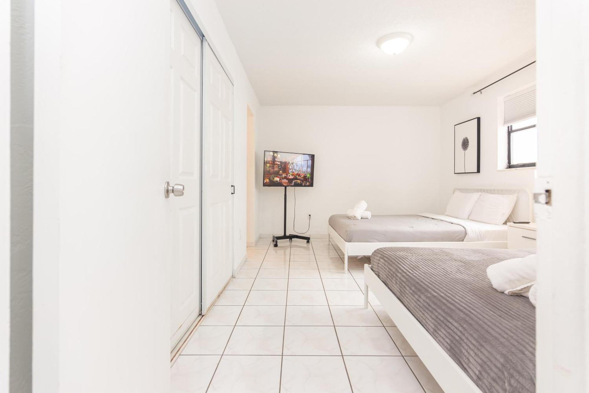 One Bedroom Apartment - With Parking & Balcony - Heart Of Wynwood Miami Luaran gambar