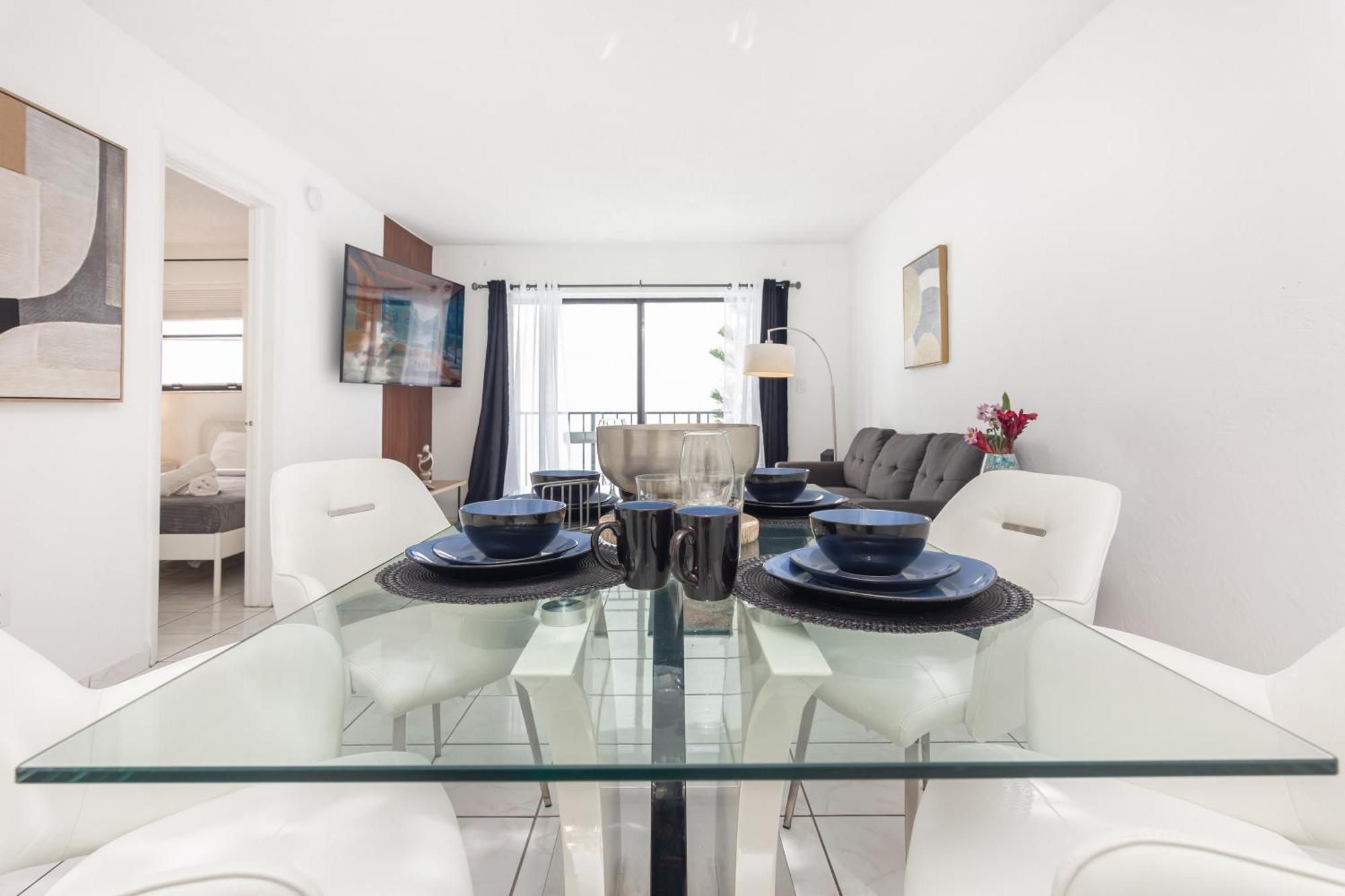 One Bedroom Apartment - With Parking & Balcony - Heart Of Wynwood Miami Luaran gambar