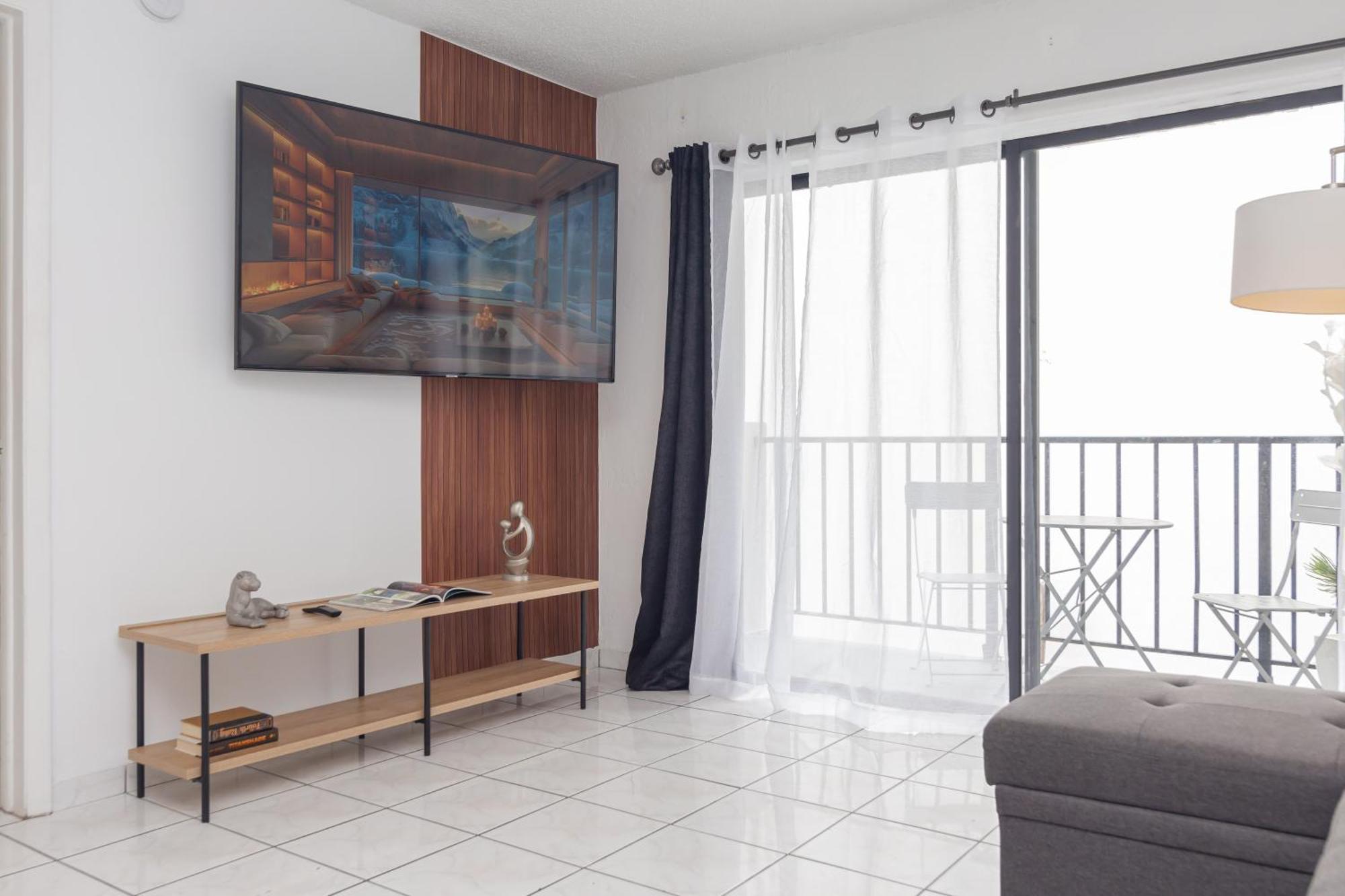 One Bedroom Apartment - With Parking & Balcony - Heart Of Wynwood Miami Luaran gambar