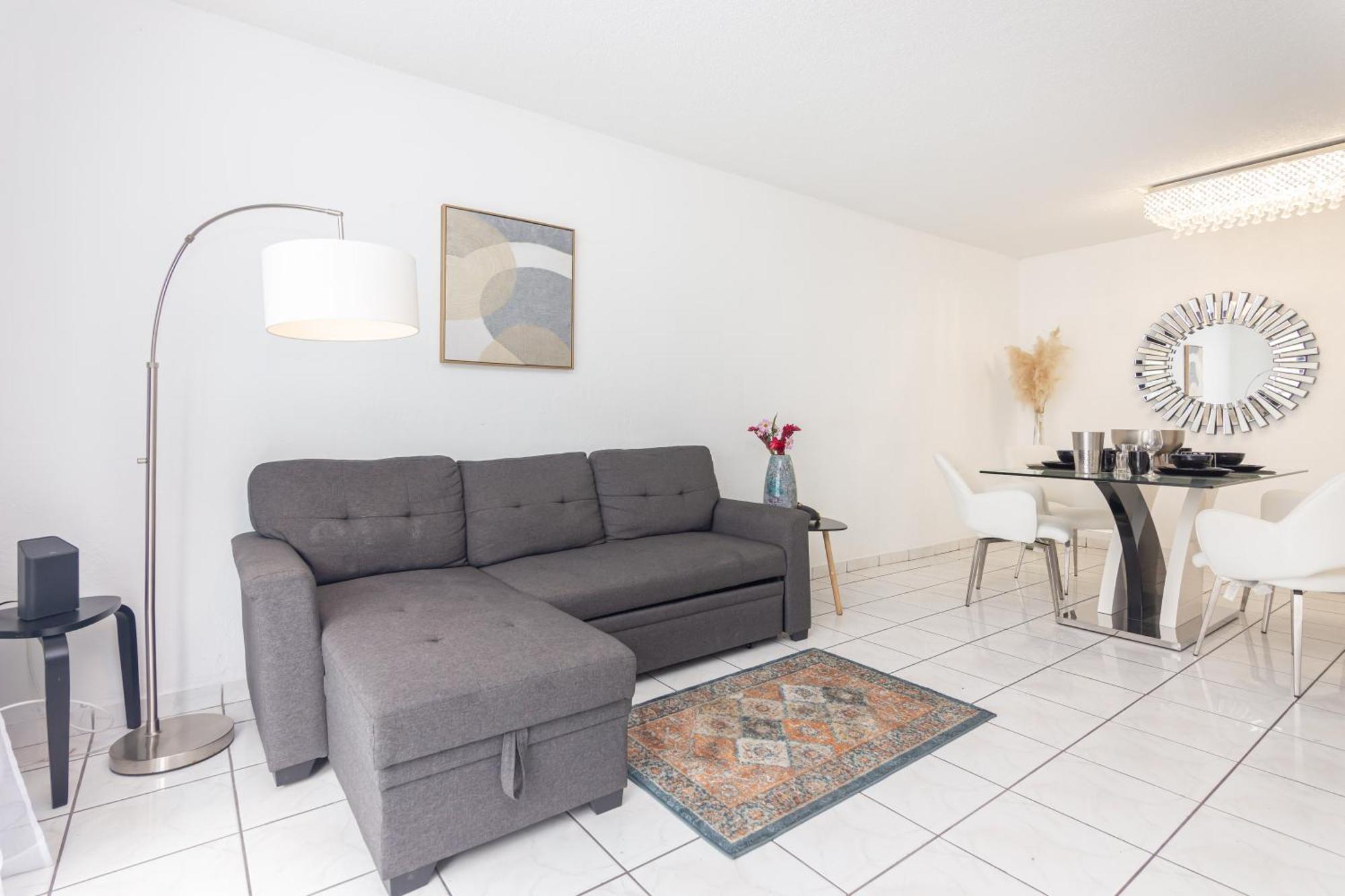One Bedroom Apartment - With Parking & Balcony - Heart Of Wynwood Miami Luaran gambar