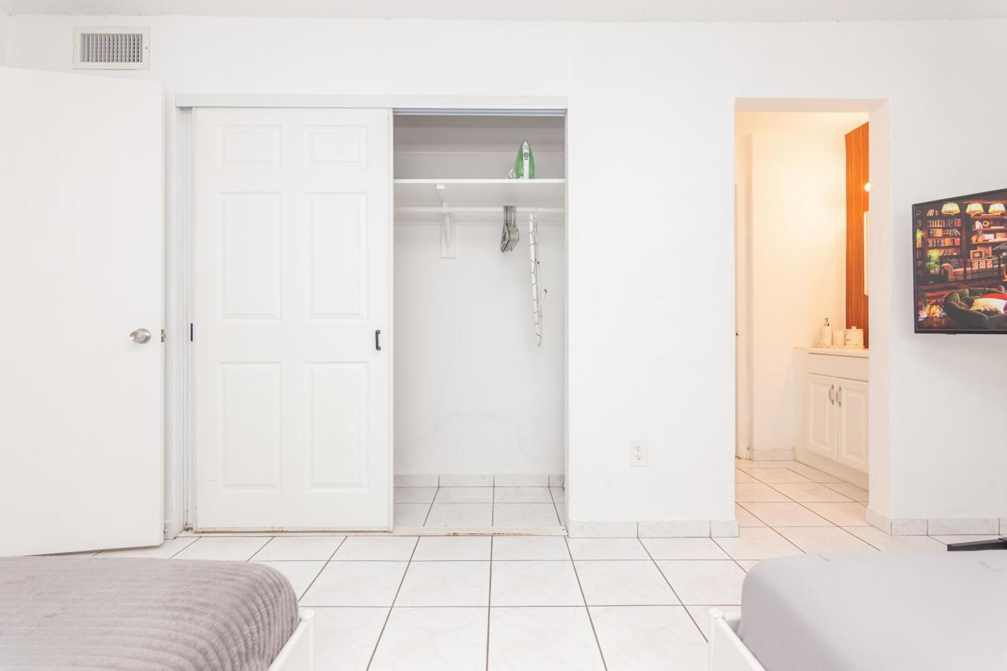 One Bedroom Apartment - With Parking & Balcony - Heart Of Wynwood Miami Luaran gambar