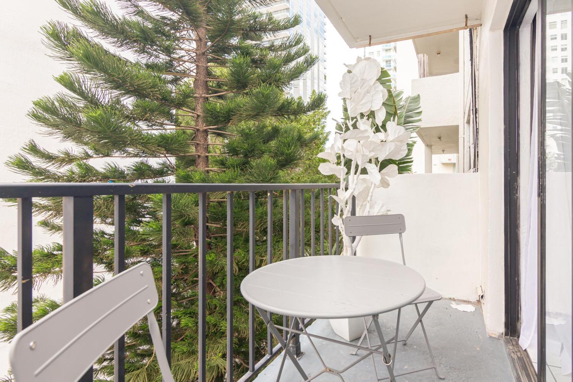 One Bedroom Apartment - With Parking & Balcony - Heart Of Wynwood Miami Luaran gambar